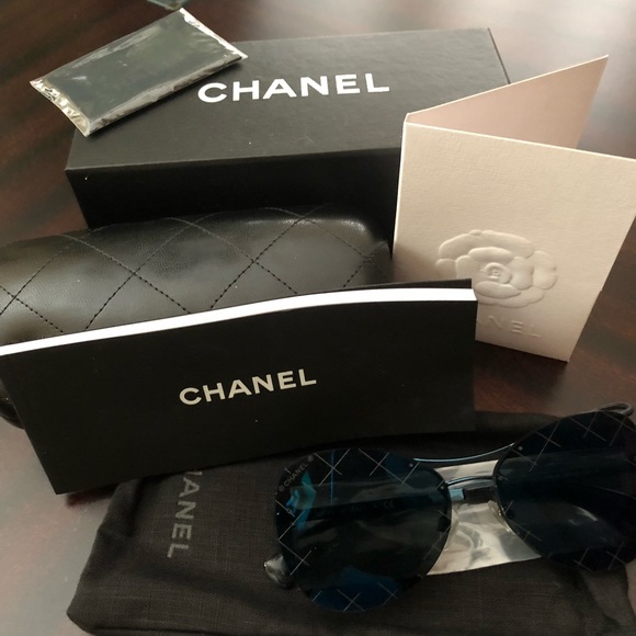 Authentic Chanel Blue Pilot Quilt Sunglasses - Picture 3 of 8